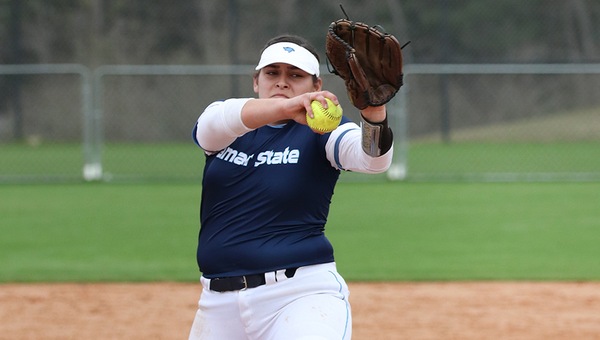 Freshman Kassandra Vargas pitched a complete-game, two-run victory with five strikeouts in the second game of the Seahawks' doubleheader victory over Baton Rouge Community College.